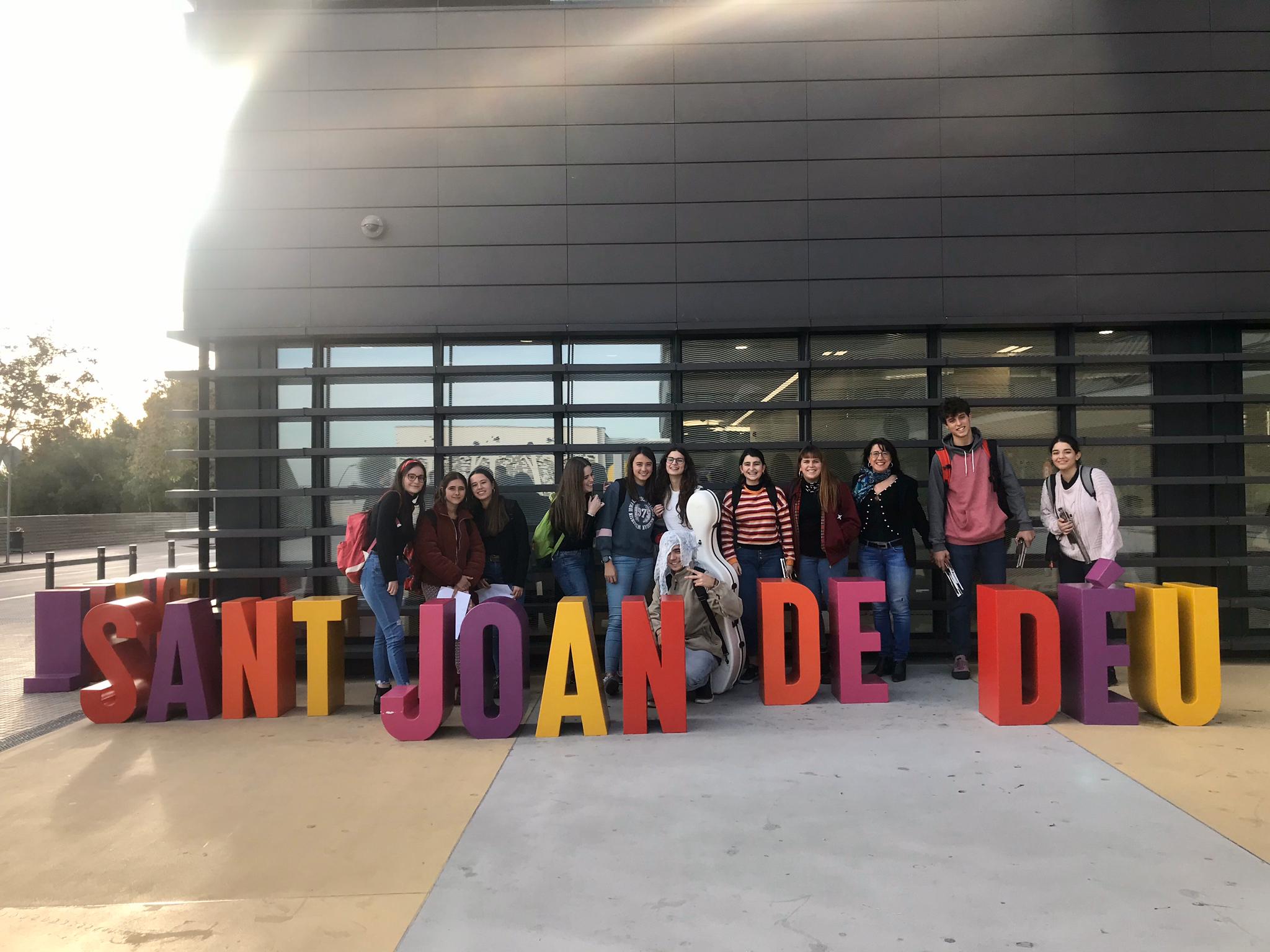 L'aula de musicoteràpia realitza una activitat a l'hospital Sant Joan de Déu de Barcelona