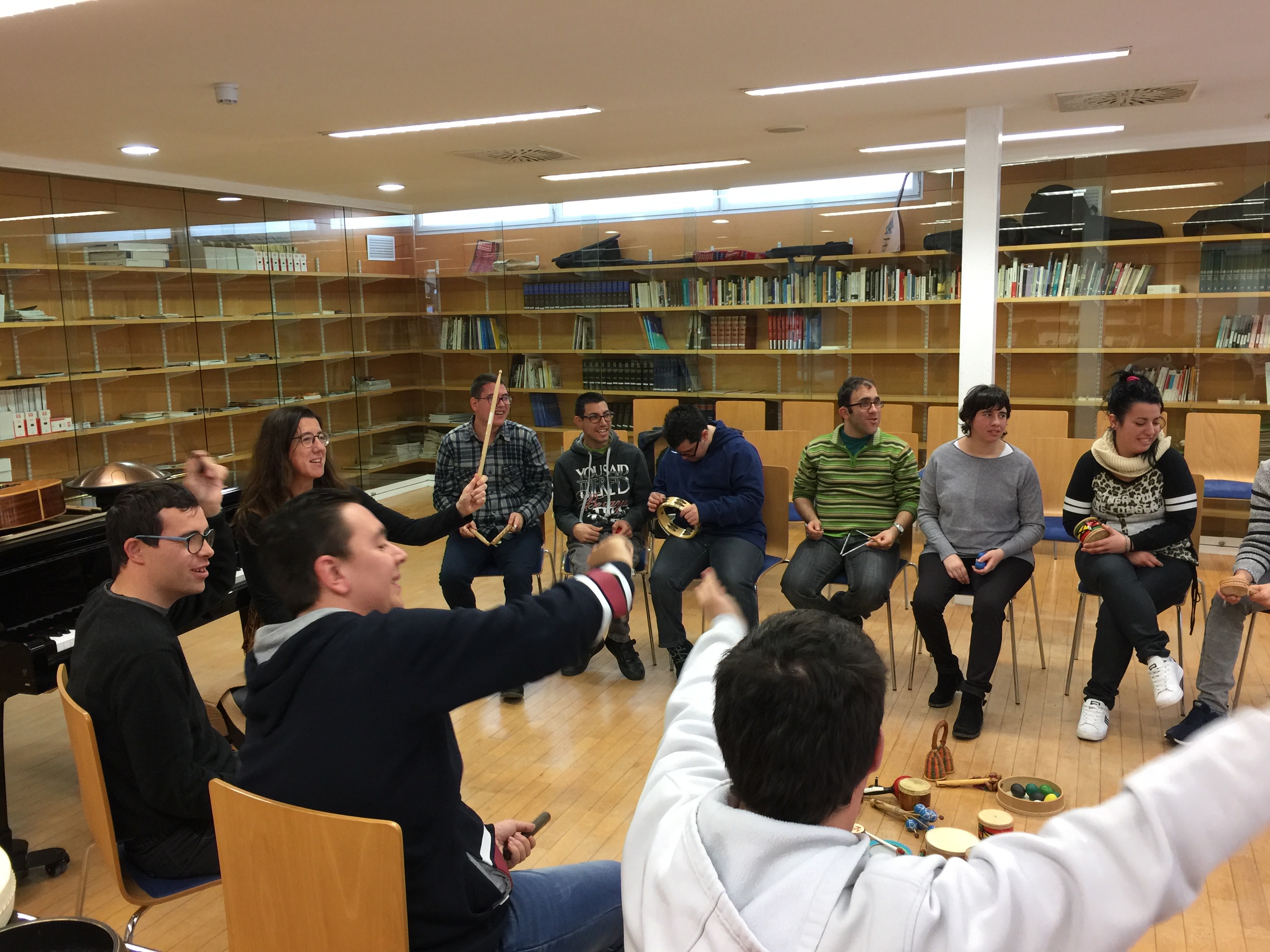 Activitat de l'aula de musicoteràpia amb el centre educatiu SOLC