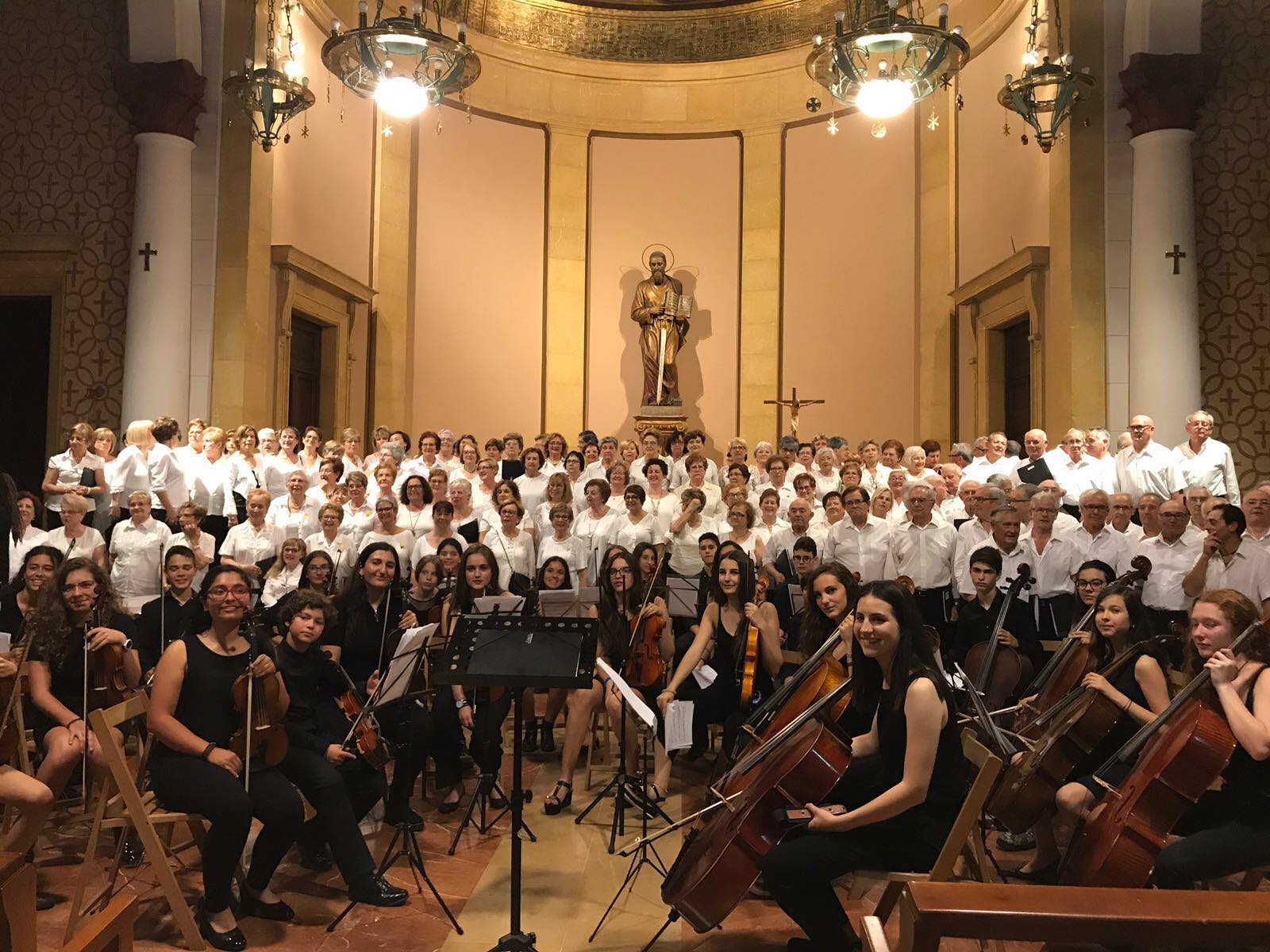 L'Orquestra Corelli acompanya diverses corals a l'església de Sant Pau de Tarragona