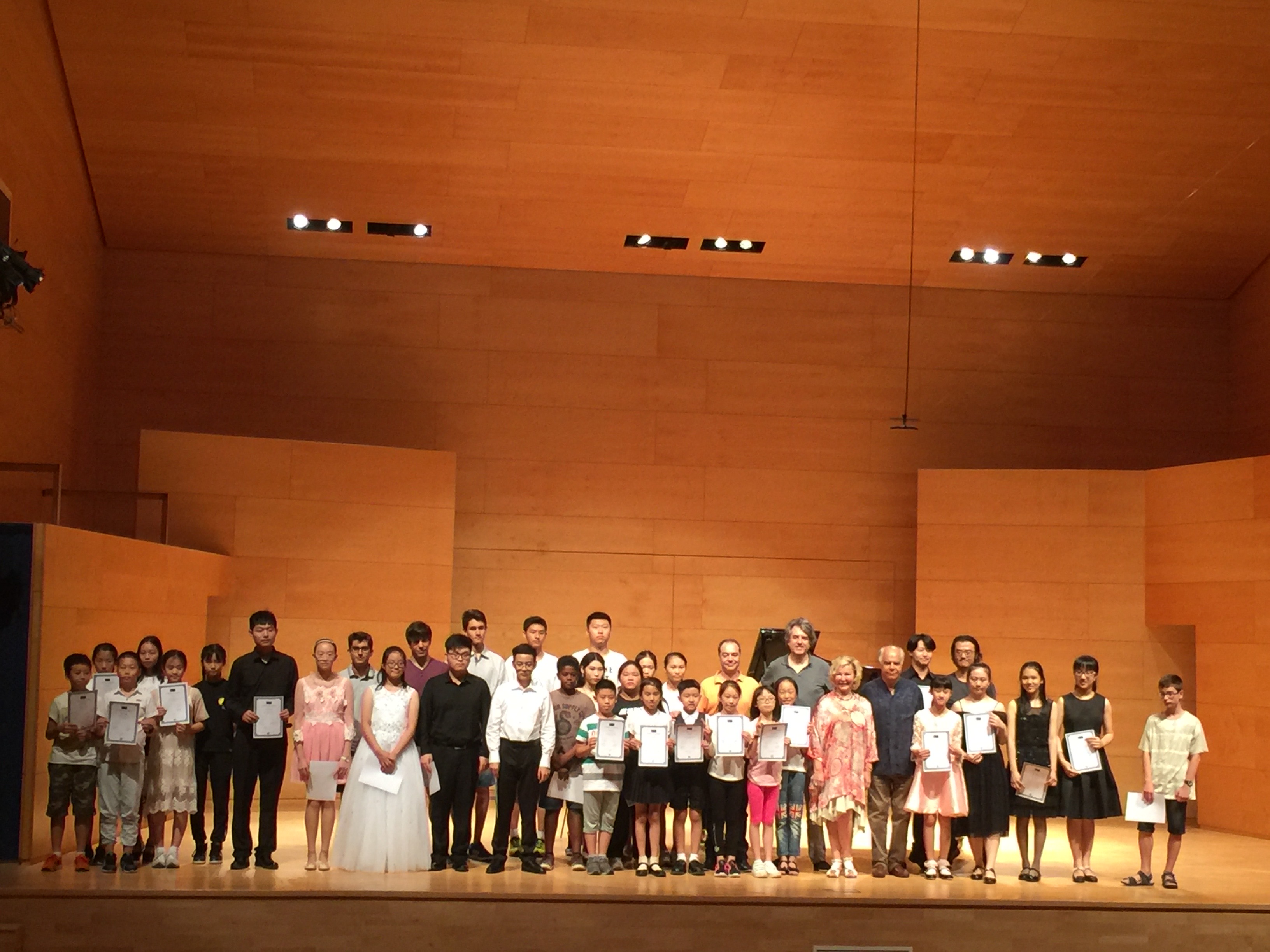 Carlos Bujosa i Sergi Benaiges premiats al I Concurs Internacional per a Joves Pianistes