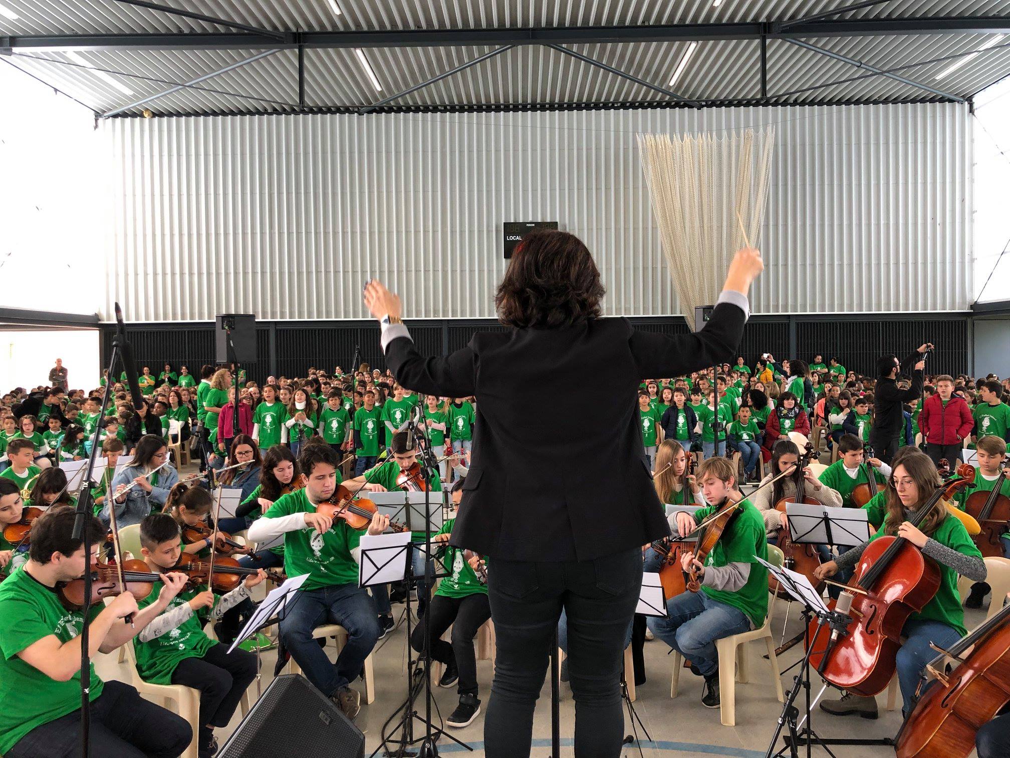 Mil alumnes a la XIII Cantata de Sant Jordi
